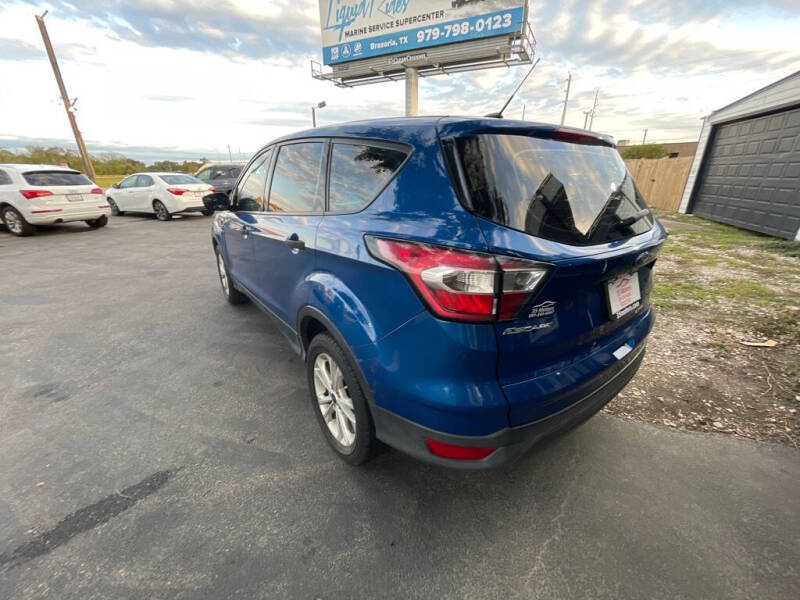 2017 Ford Escape S photo 3