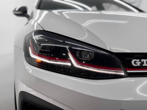2019 Volkswagen Golf GTI SE