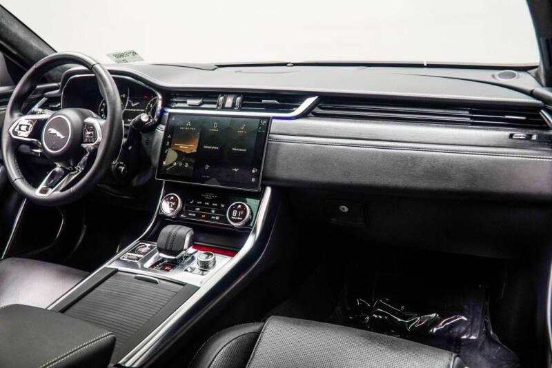 2024 Jaguar XF P300 R-Dynamic SE