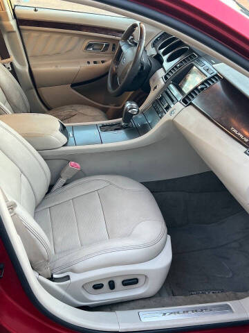 2011 Ford Taurus Limited