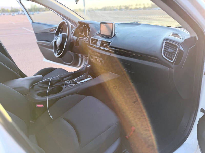 2016 Mazda MAZDA3 i Sport