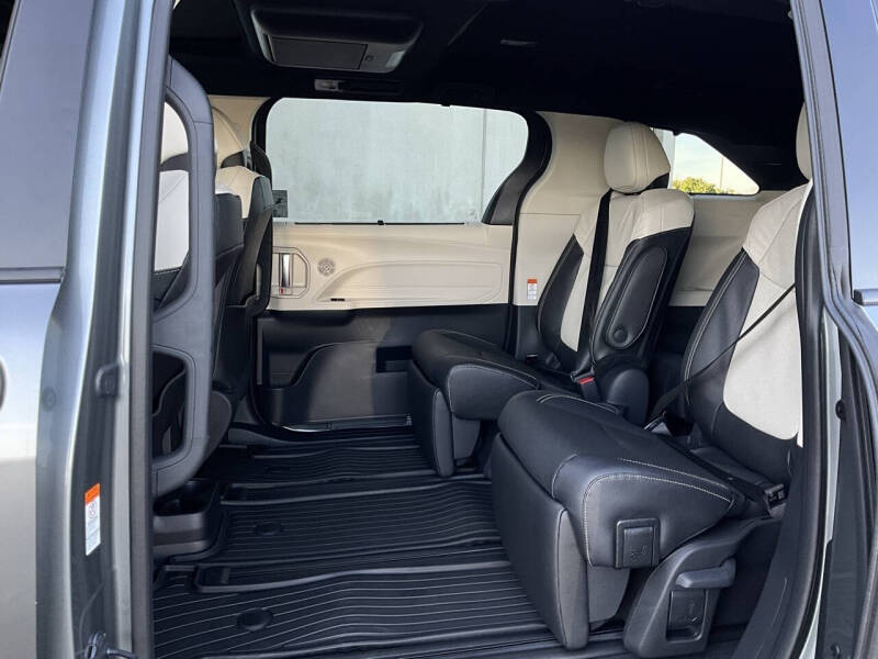 2026 Toyota Sienna Limited 7-Passenger