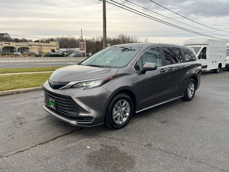2022 Toyota Sienna for sale at iCar Auto Sales in Howell NJ
