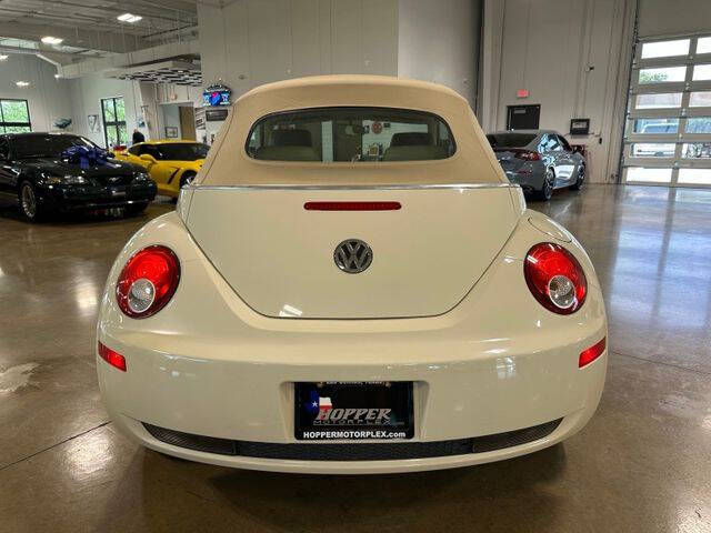 2010 Volkswagen New Beetle Convertible Final Edition