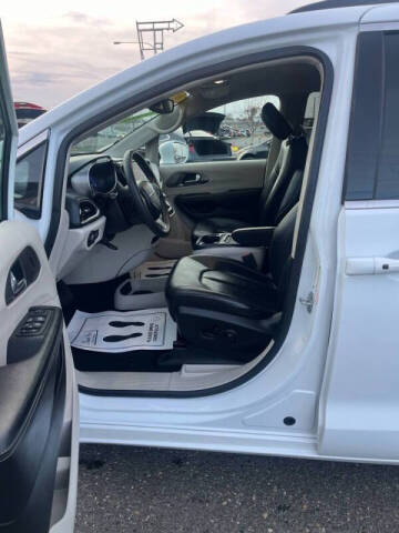 2022 Chrysler Pacifica Touring L