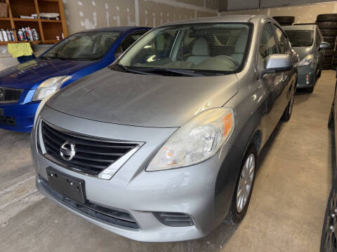 2012 Nissan Versa 1.6 SV