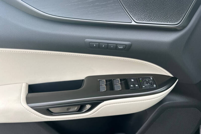 2026 Lexus NX 450h+ Luxury