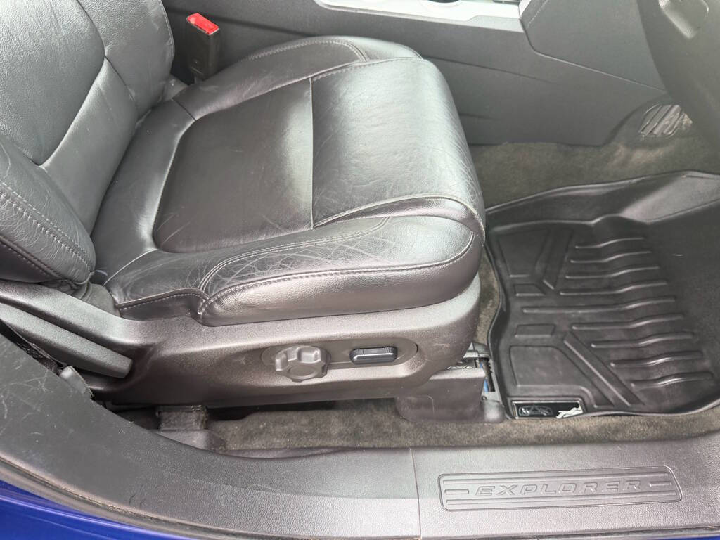 2015 Ford Explorer 53