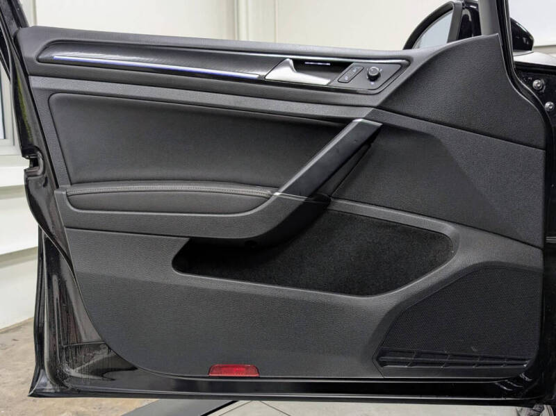 2019 Volkswagen Golf R 4Motion