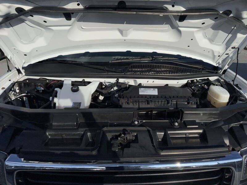 2023 GMC Savana 2500