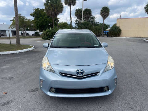 2014 Toyota Prius v Two