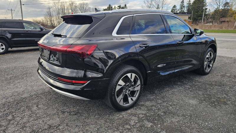 2021 Audi e-tron quattro Premium Plus