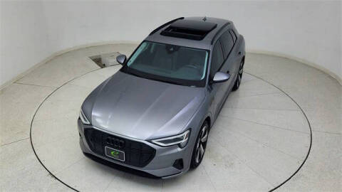 2022 Audi e-tron quattro Premium Plus