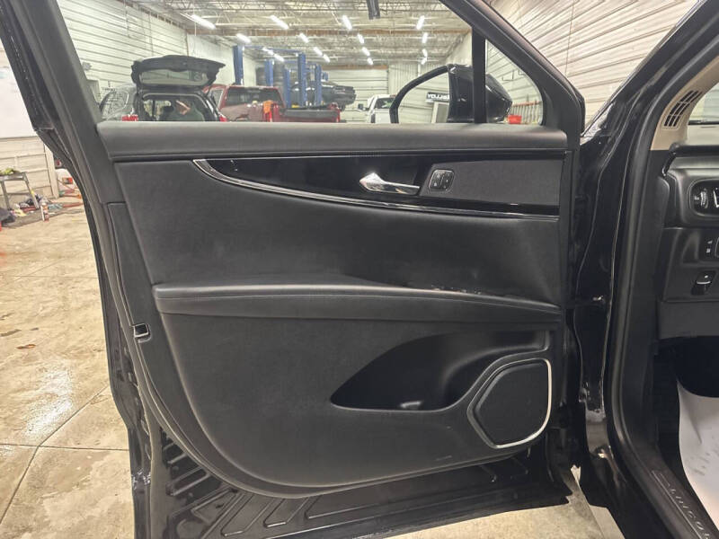 2022 Lincoln Nautilus Standard