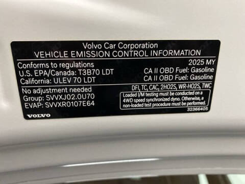 2025 Volvo XC40 B5 Plus Dark Theme