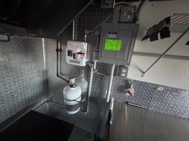 1999 Freightliner MT45 Chassis