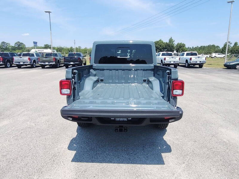 2026 Jeep Gladiator Sahara