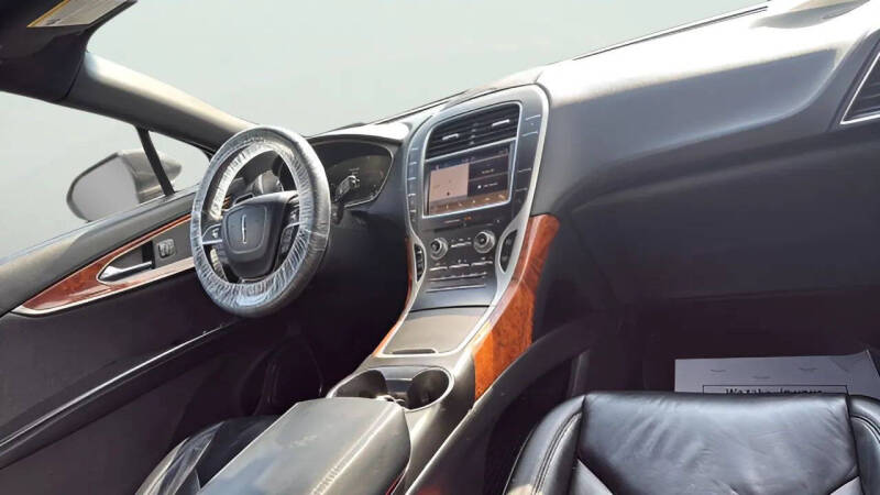 2019 Lincoln Nautilus Select
