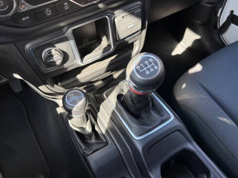 2022 Jeep Gladiator Sport