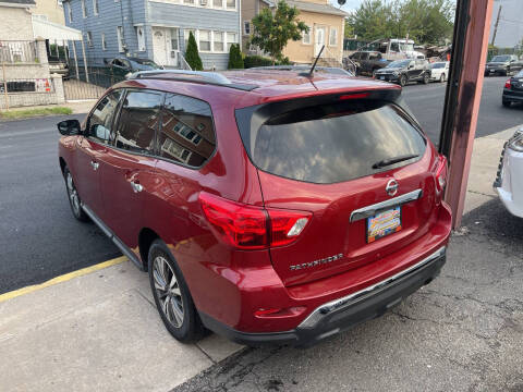 2017 Nissan Pathfinder S