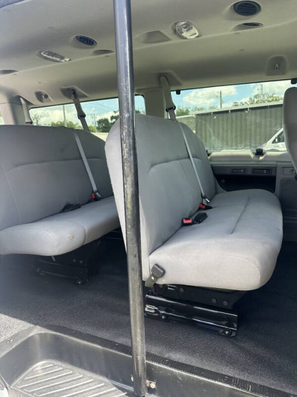 2013 Ford E-Series E-350 SD XL