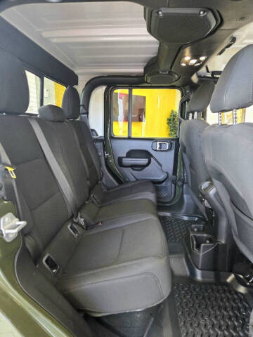 2022 Jeep Gladiator Sport