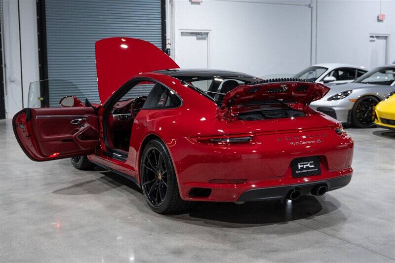 2019 Porsche 911 Carrera 4S