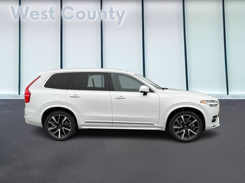 2023 Volvo XC90 B5 Plus Bright Theme