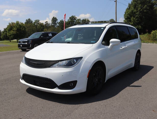 2020 Chrysler Pacifica for sale at Modern Automotive Group LLC in Lafayette, TN