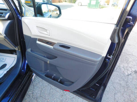 2021 Toyota Sienna LE 8-Passenger