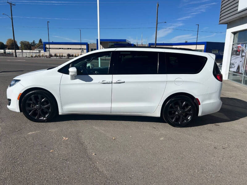 2019 Chrysler Pacifica Limited