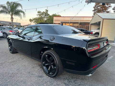 2016 Dodge Challenger R/T Plus