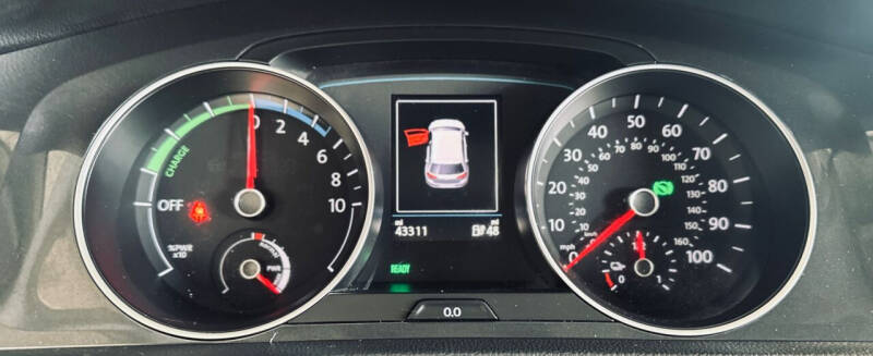 2017 Volkswagen e-Golf SE