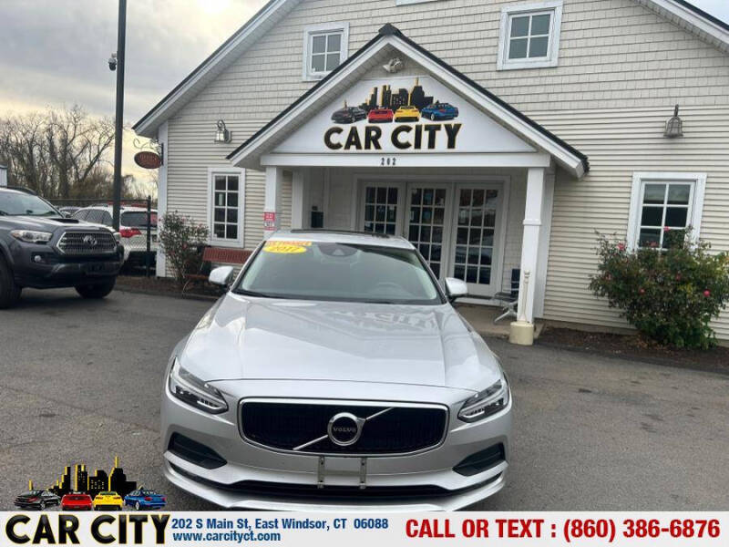 2017 Volvo S90 T6 Momentum