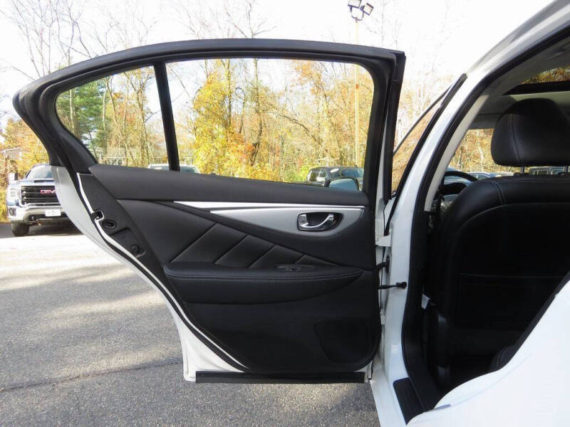 2022 Infiniti Q50 Luxe