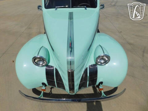 1939 Pontiac Silver Streak