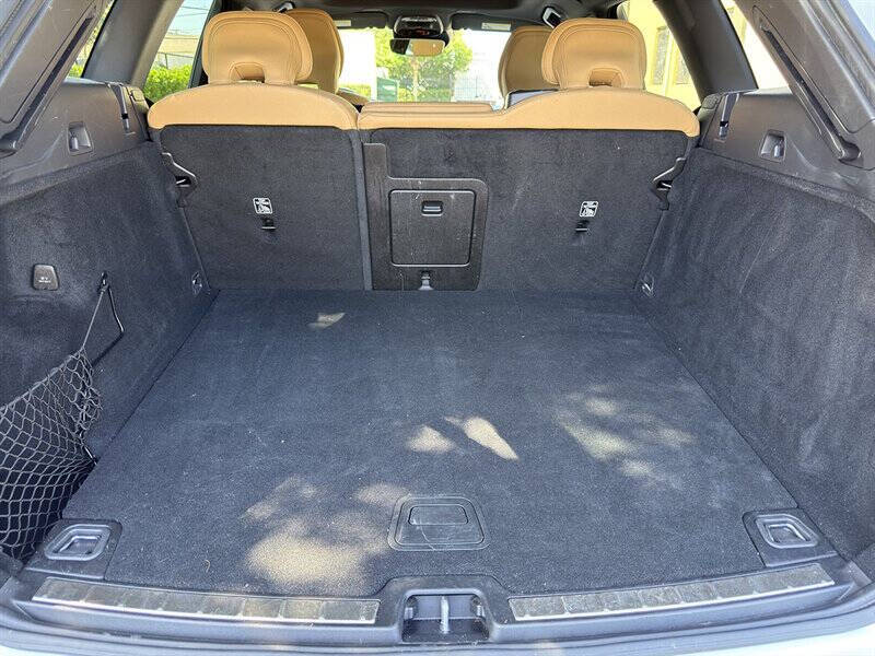 2020 Volvo XC60 26