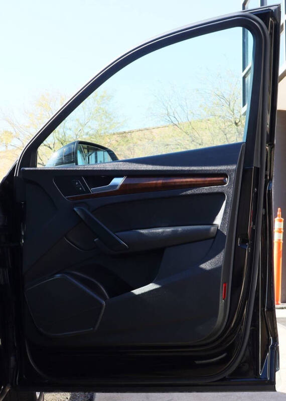 2020 Audi Q5 quattro Titanium Premium 45 TFSI