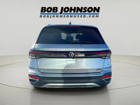 2025 Volkswagen Taos SE 4Motion