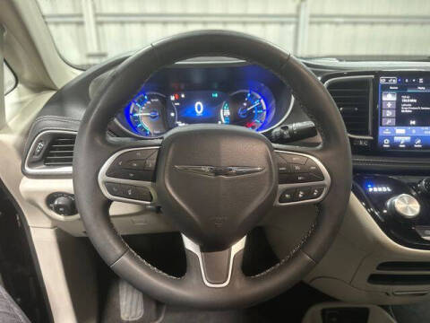 2024 Chrysler Pacifica Plug-In Hybrid Select