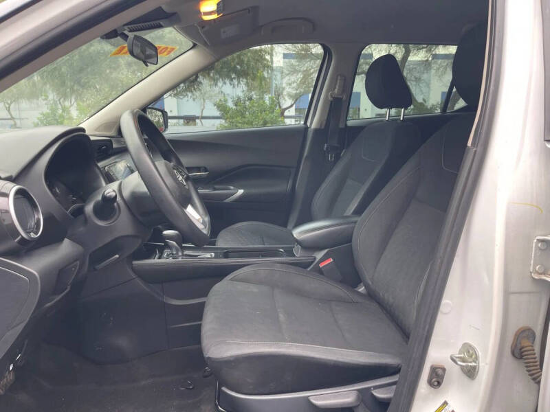 2023 Nissan Kicks SV