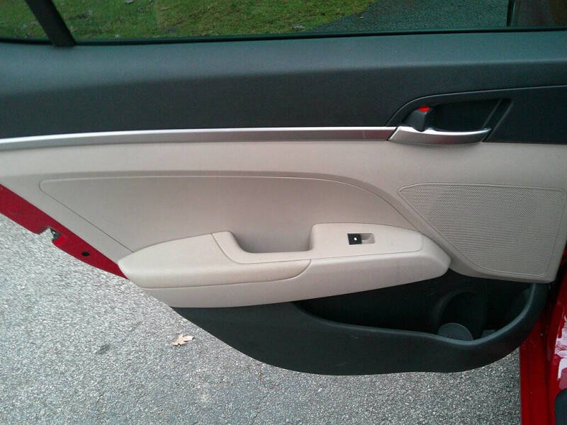 2020 Hyundai Elantra SE