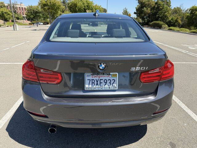 2013 BMW 3 Series 320i