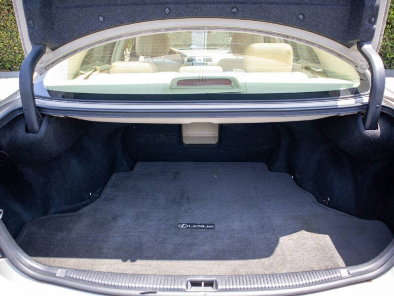 2005 Lexus ES 330
