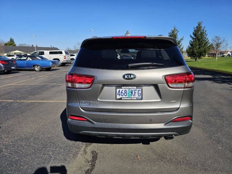 2017 Kia Sorento LX