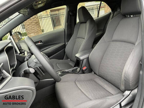 2025 Toyota Corolla Hatchback SE