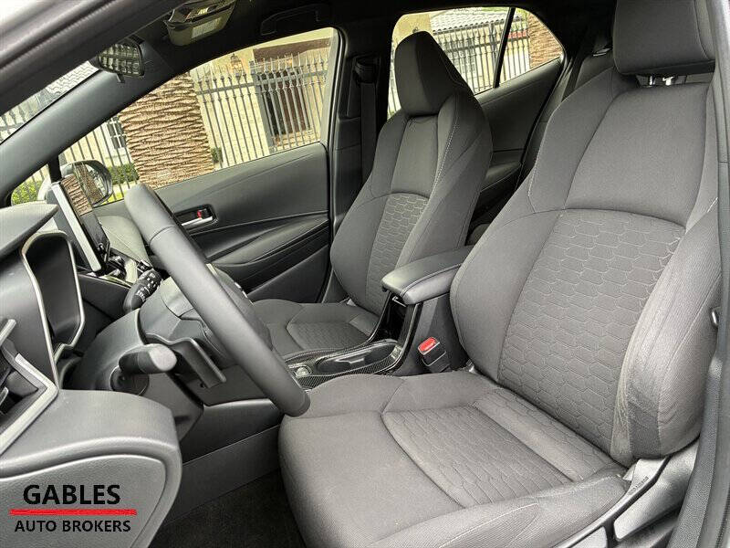 2025 Toyota Corolla Hatchback SE