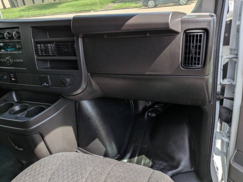 2025 Chevrolet Express 2500