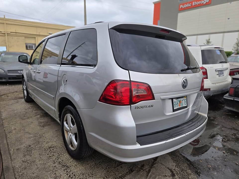 2011 Volkswagen Routan for sale at 911 Auto, LLC. in Hollywood, FL