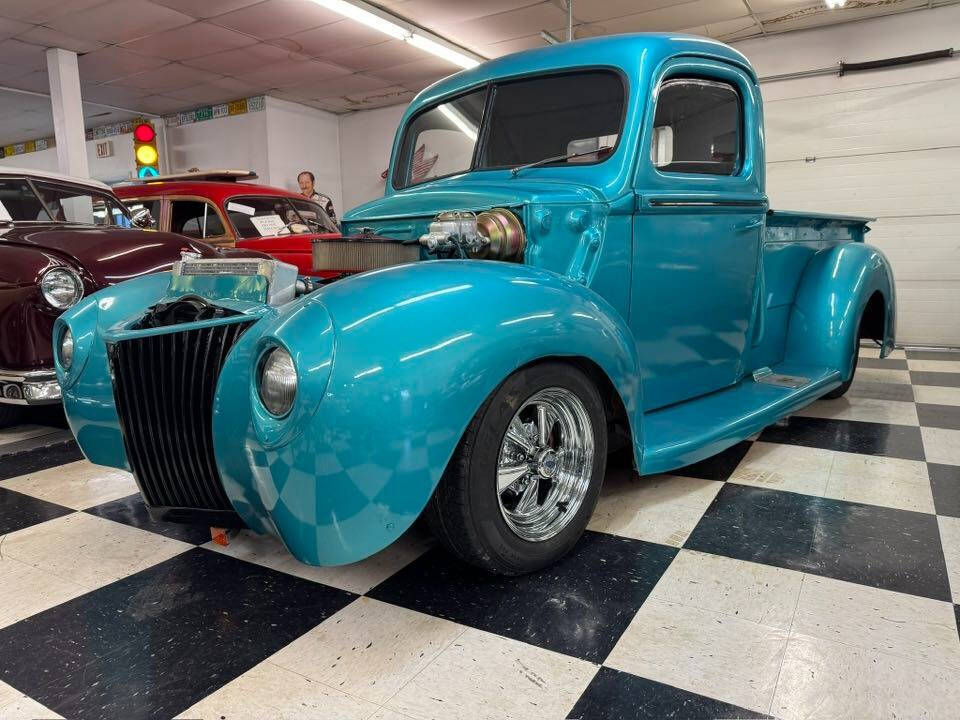 1940 Ford F-100 4